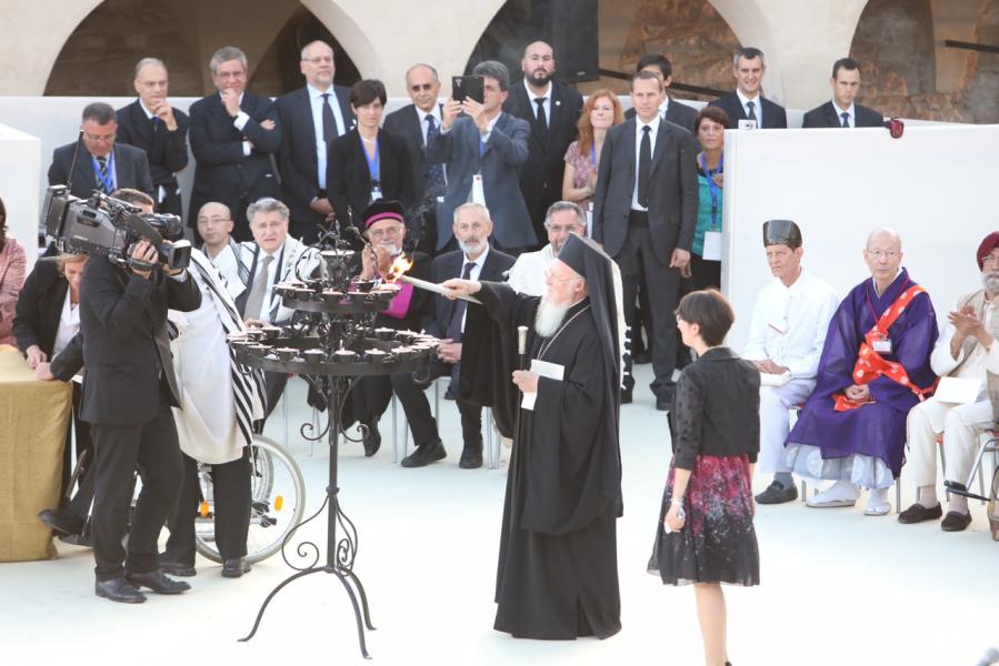 Accensione del candelabro alla Preghiera per la Pace di Assisi - 20 settembre 2016