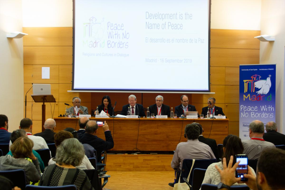 (Madrid) Panel 8 - Lo sviluppo è il nome della pace
