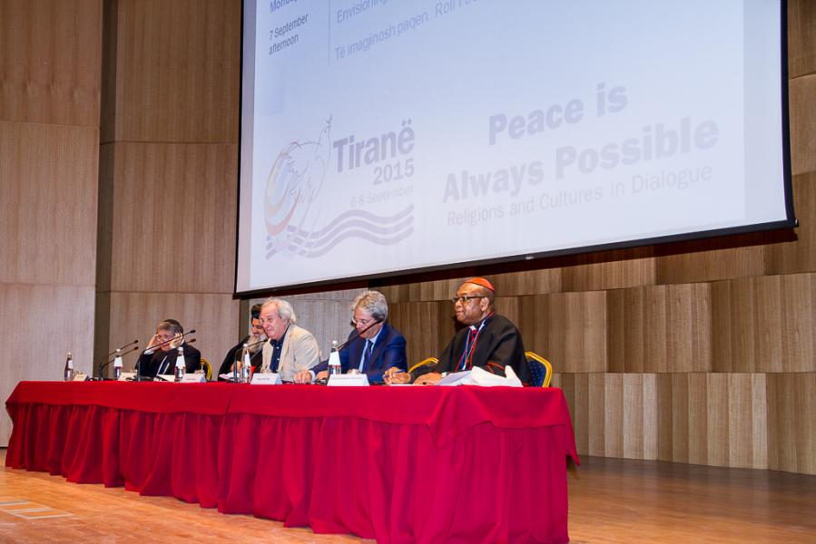 Panel 10 - Immaginare la pace. Il ruolo delle religioni e della politica
